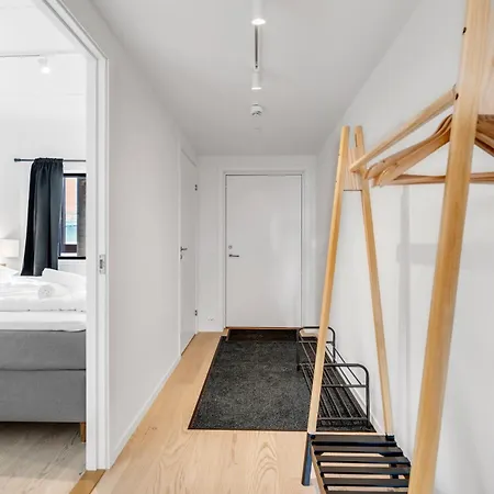 Vervet - Center With Balcony *